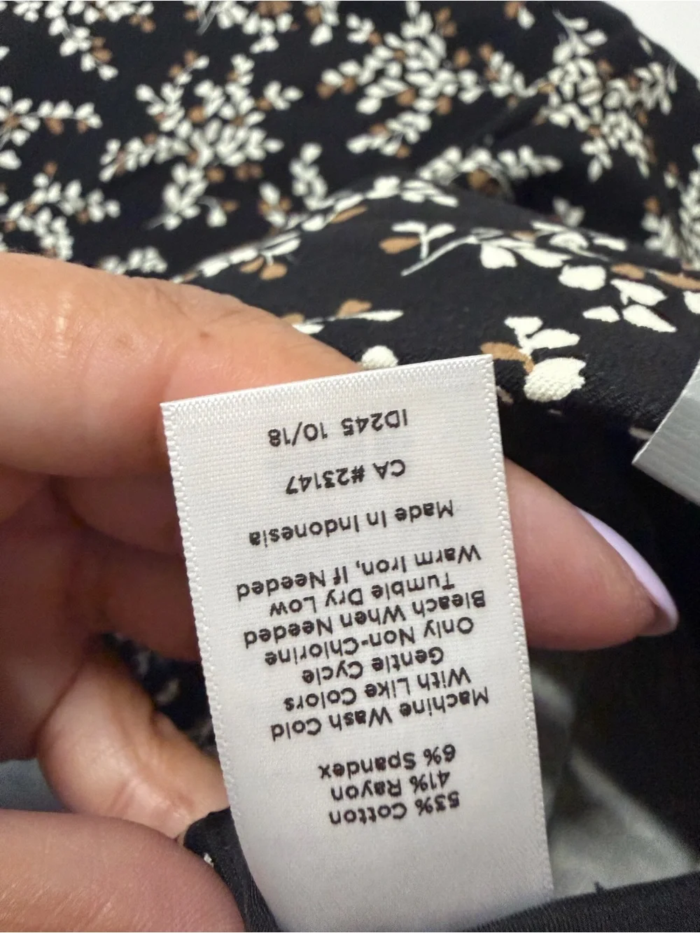 Talbots Chatham Ankle‎ Pant Black Petal Print Size 12 Casual Office Effortless